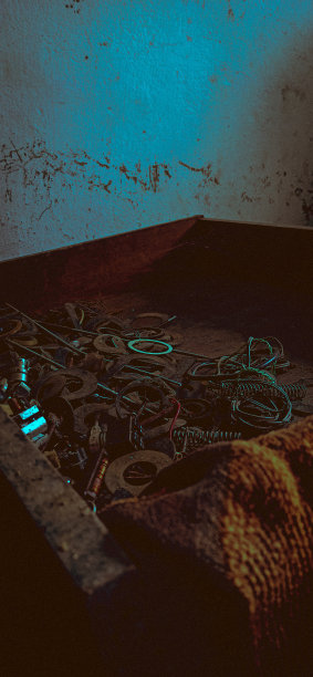 金属帽变成了艺术图片下载