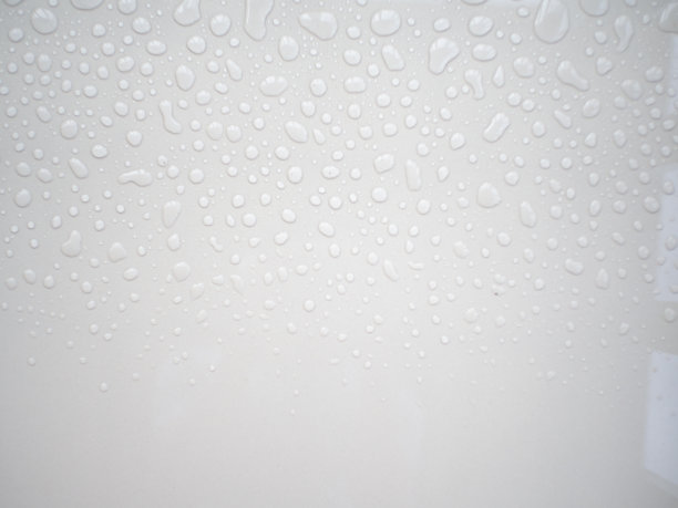 白色瓷砖地板上的水滴图片下载