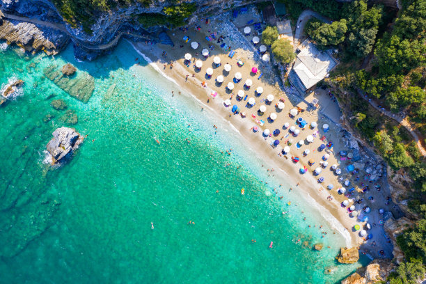 著名的Mylopotamos海滩位于希腊佩利翁的Tsagarada。图片下载