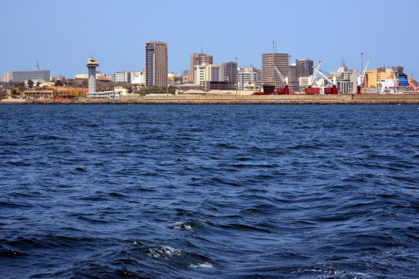 塞内加尔-达喀尔从海上城市中心的天际线图片下载