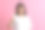 亚洲美女模特女孩吃寿司卷，健康的日本食物。漂亮的女人拿着筷子和费城卷图片下载