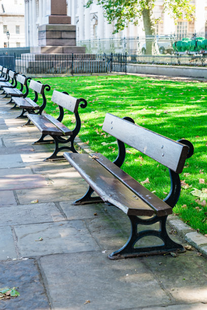 公园里的长椅图片下载