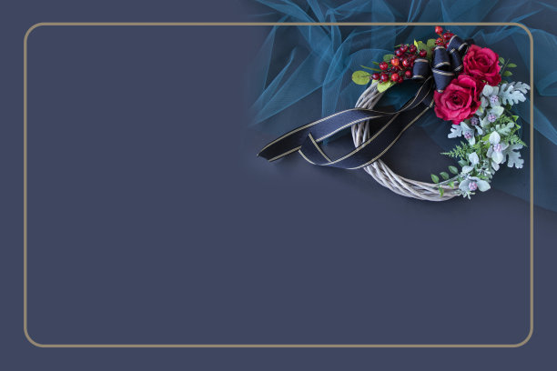 华丽的红玫瑰和玫瑰花环图片下载