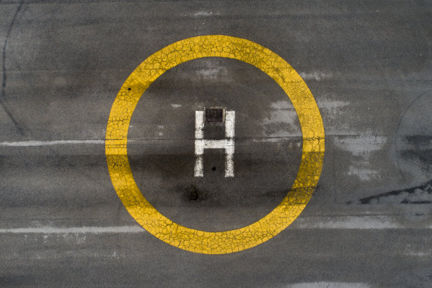 直升机着陆平台鸟瞰图图片下载