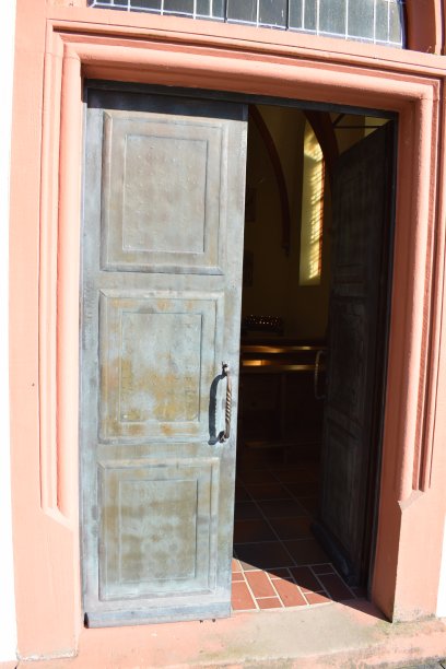 开着的门图片下载