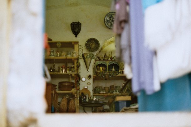 阿拉伯市场商店仰视图图片下载