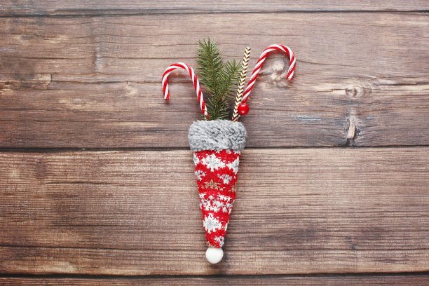 木制背景的圣诞贺卡，平面摄影图片下载