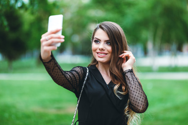 优雅女人自拍图片下载