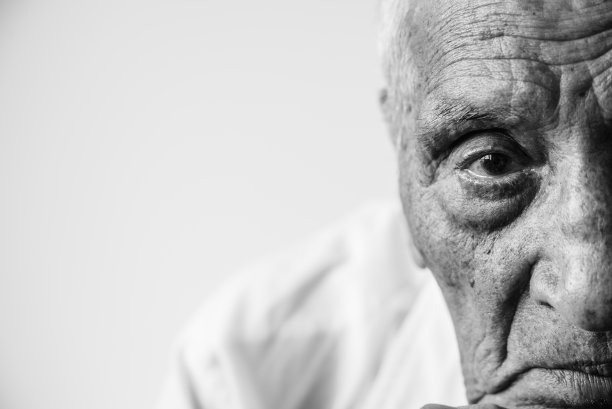 悲伤的高级人图片下载