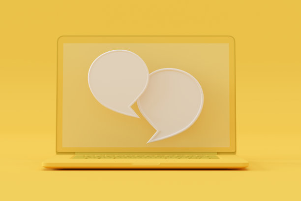 在笔记本电脑黄色背景上的在线聊天语音气泡图片下载