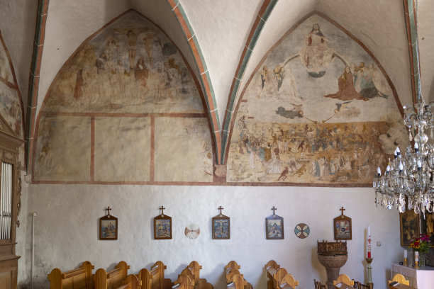 斯比斯卡贝拉附近斯特拉斯基教堂，斯洛伐克图片下载