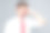 一名男子捏着鼻子看镜头，因为背部有异味。图片下载