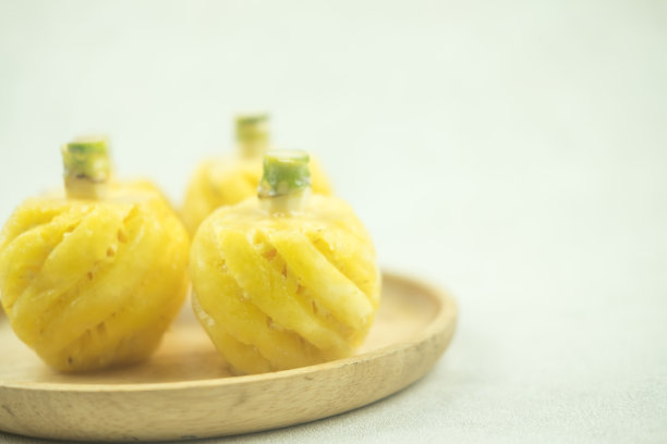 泰国种植了一种小凤梨。图片下载