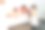 中年西班牙夫妇微笑愉快地在家里训练拳击。图片下载