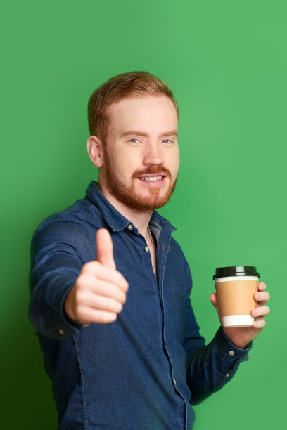 成功的红发青年图片下载