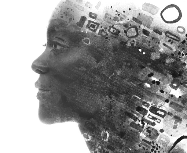 Paintography。一个有魅力的女人的黑白侧面肖像结合了在双重曝光技术的绘画。图片下载