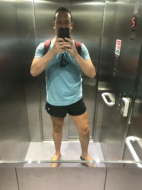 去城里玩一天。图片下载