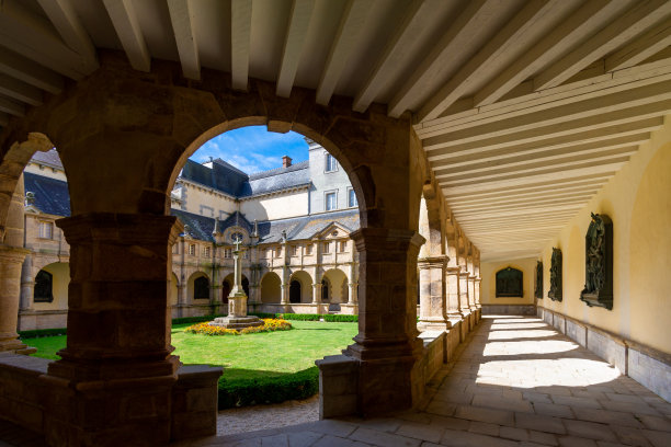 圣安妮奥雷大教堂的回廊图片下载