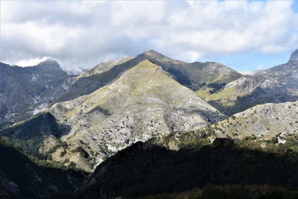 卡拉拉的大理石采石场图片下载