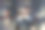 数字艺术绘画套小女孩看着巨大的雪人在冬季圣诞节。图片下载