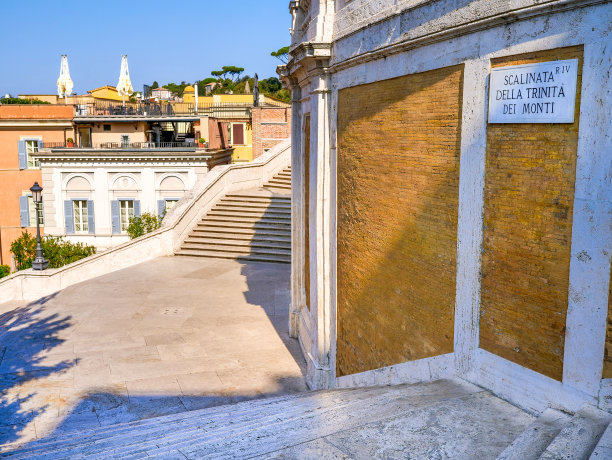 这是位于罗马巴洛克式中心地带的不朽的西班牙台阶的细节图片下载