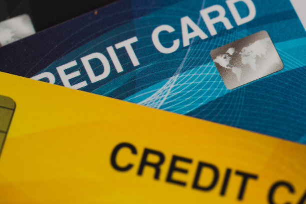 关闭信用卡融资债务镜头与选择性焦点为背景。图片下载