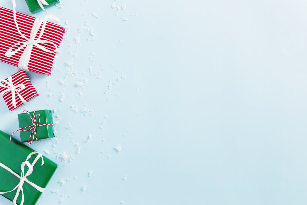 圣诞和新年平摆着各种各样的礼品礼品盒俯视图图片下载