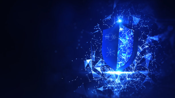 网络安全技术与犯罪预防防护盾保护黑色背景下的蓝色多边形连接。左边有个空白处。图片下载