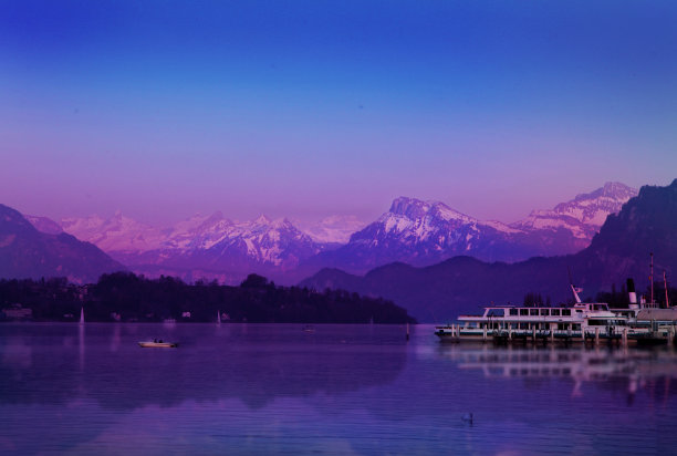 卢塞恩湖图片下载