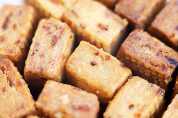 特写照片的棒状蜂蜜芥末洋葱貂，糖果，零食图片下载