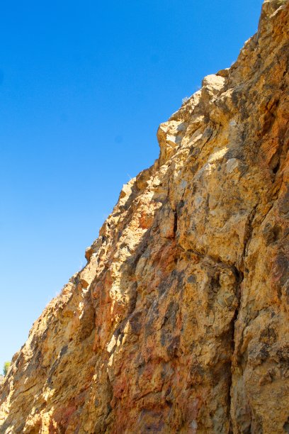 优美的山林景观和受保护的自然环境图片下载