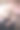 一位祖母在电视上换频道。在COVID-19期间戴着防护口罩看电视的老年妇女。一位女性的双手用遥控器布满皱纹的特写。图片下载