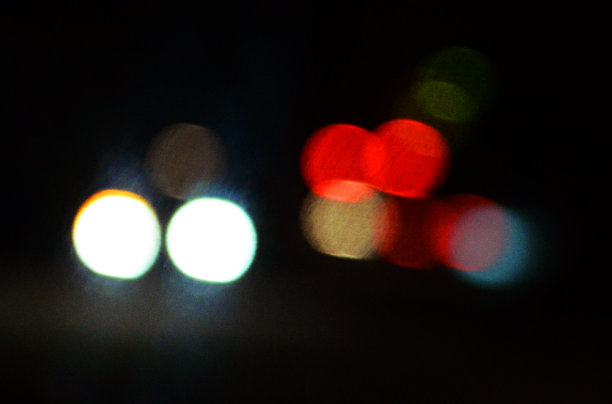 抽象的背景与彩色的灯光在运动图片下载