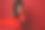特写人物集中年轻的非洲运动妇女拳击手戴红色拳击手套，使直接击中，孤立在红色背景与复制空间。黑人女拳击手冲向镜头图片下载