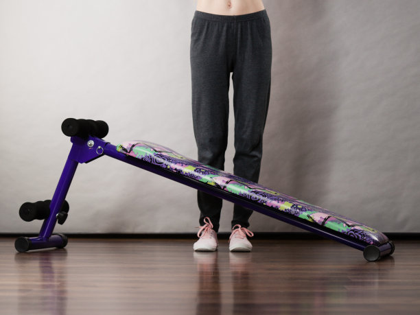 女人腿后仰卧起坐图片下载