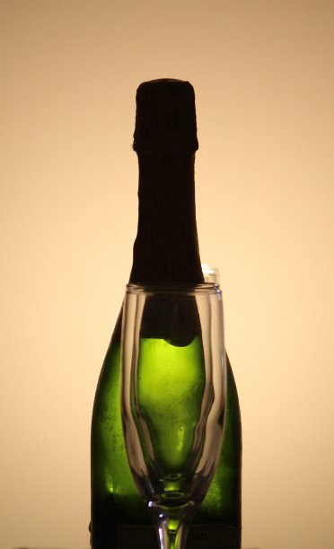 香槟再多也不嫌多图片下载