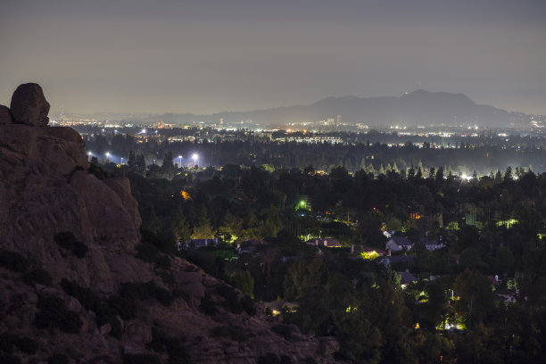 加州洛杉矶圣费尔南多谷夜景图片下载