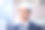 一个英俊的成熟男性工程师站在城市外面的裁剪肖像图片下载
