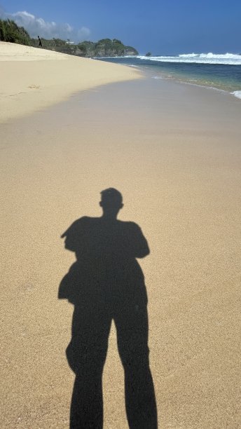 站着的男人剪影图片下载