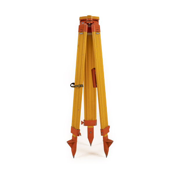 旧木制三脚架图片下载