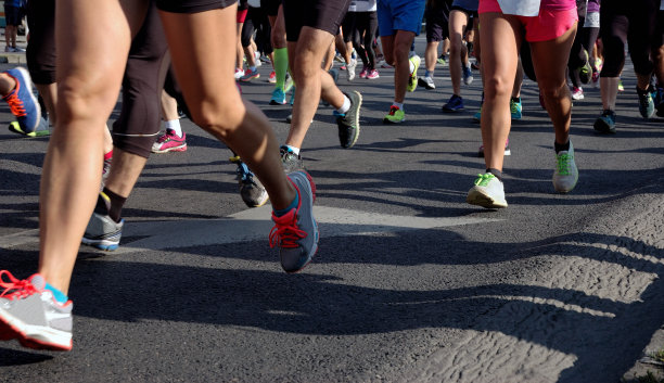 马拉松赛跑的后方图片下载