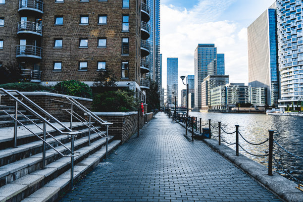 金丝雀码头商业区城市天际线，伦敦英国图片下载