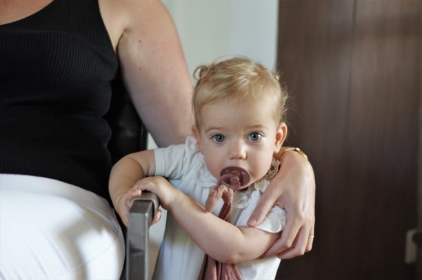 海湾女孩的发辫图片下载