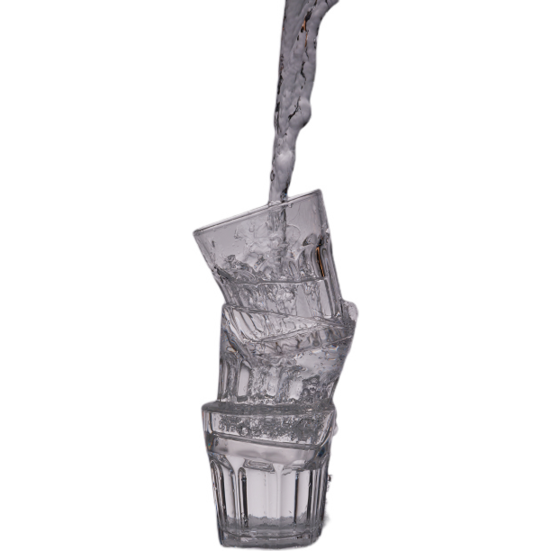 喝水的杯子图片下载