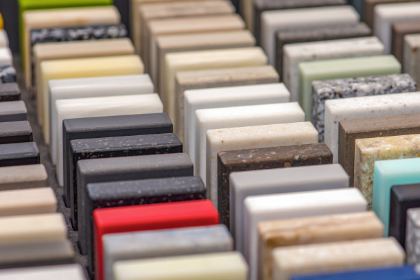 装饰人造石样品，特写。石材样品厨房台面或浴室，现代室内设计图片下载