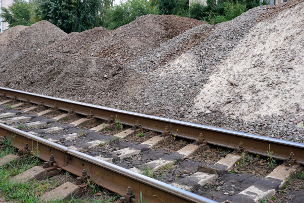 更换旧电车轨道图片下载