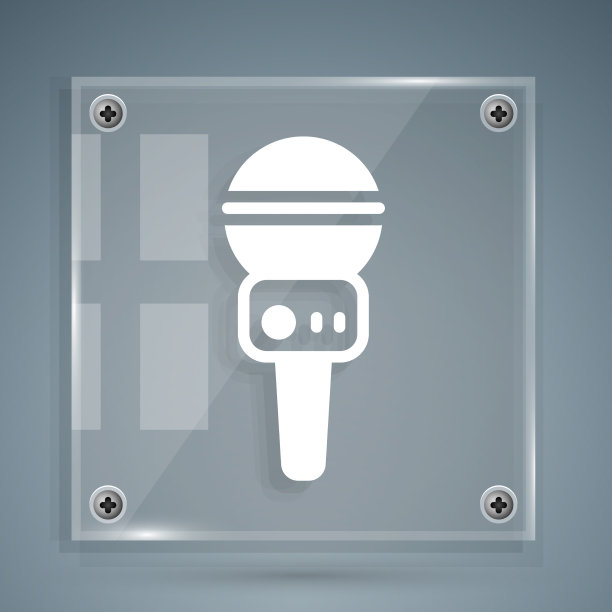 白色麦克风图标隔离在灰色背景图片下载