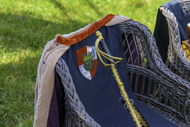 中世纪骑士布，不存在纹章符号和军刀对象图片下载