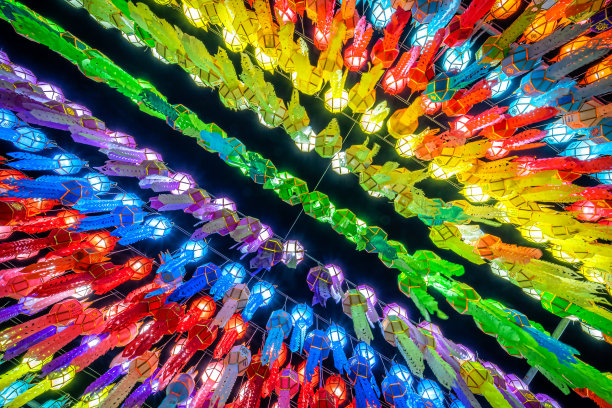 这盏美丽的兰纳灯是北泰风格的灯笼，在Loi Krathong或在Wat Phra的一蓬节。图片下载