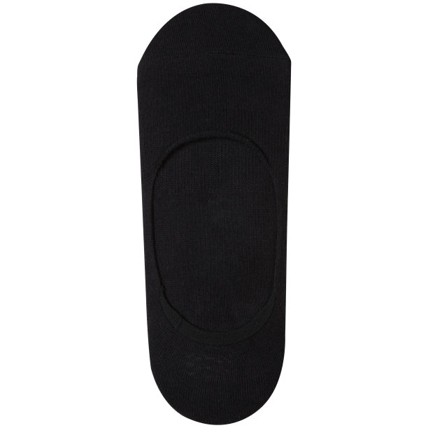 一双装在纸板上的黑色新袜子，背景是白色的图片下载